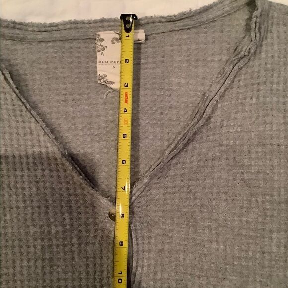 Blu-pepper grey button up and can tie bottom loose fit waffle knit Henley small - Picture 7 of 8